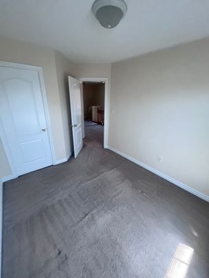 For Lease - 27 Frost King Lane, Toronto, Ontario - Photo 1