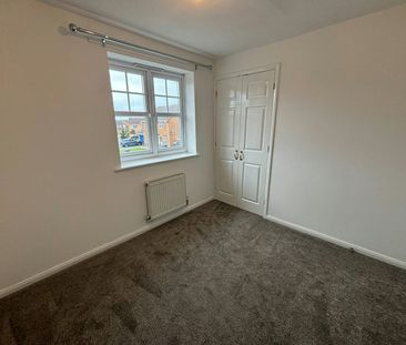 Semi-detached house to rent on - Photo 5