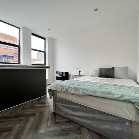1 bedroom in a flat share to rent - Photo 3
