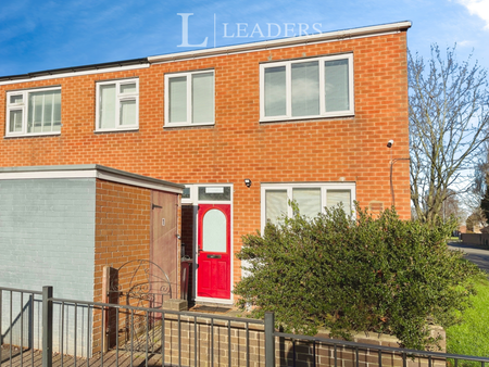 4 bedroom semi-detached house to rent - Photo 5