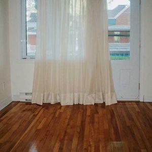 Charmant 4½ sur 2 étages à Pointe-aux-Trembles – Cour, Stationnement et Sous-sol! - Photo 2
