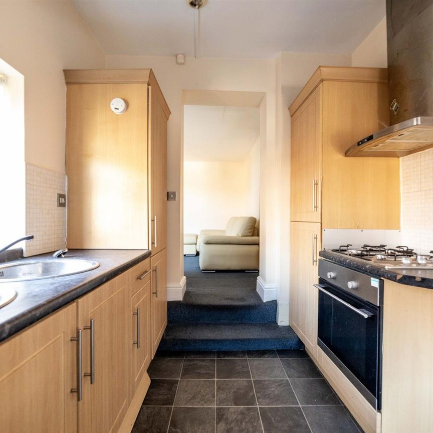 6 bed maisonette to rent in Kelvin Grove, Newcastle Upon Tyne, NE2 - Photo 1