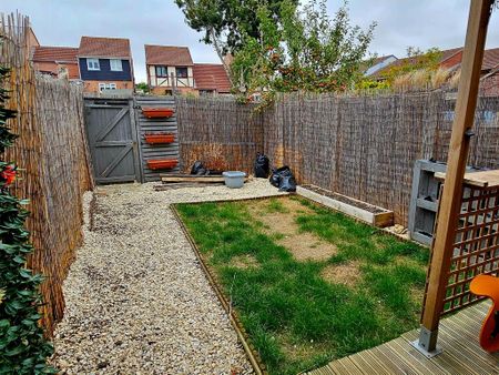 2 bedroom terraced house to rent - Photo 4