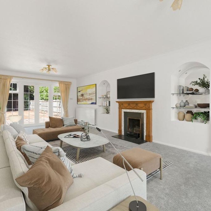 6 bedroom detached house to rent - Photo 1