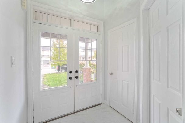 For Lease - 87 Pearcey Crescent, Barrie, Ontario - Photo 1