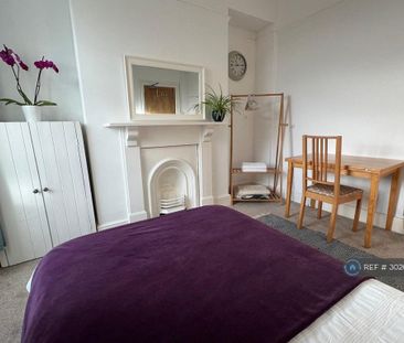 1 bedroom in a house share to rent - Photo 5