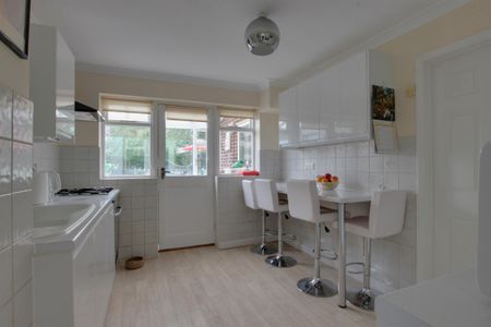 Longmead Gardens - Langstone - Fully Furnished - Photo 5