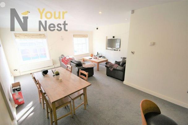4 bedroom terraced house to rent - Photo 1