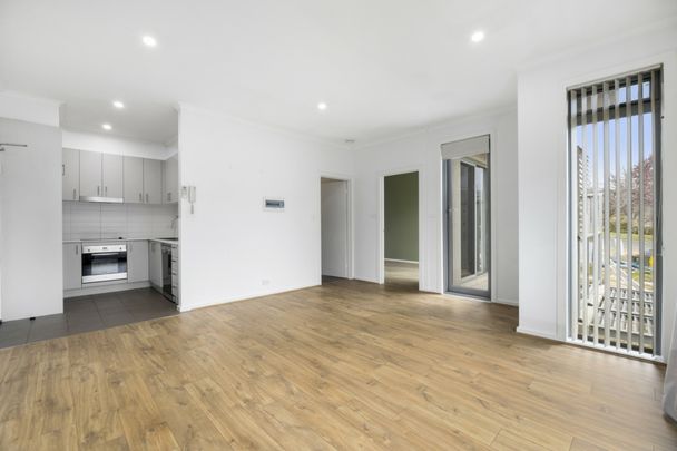 Generous 1-bedroom apartment in a prime location - Photo 1