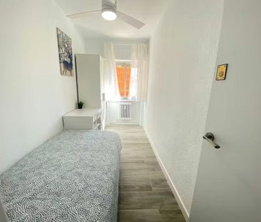 Calle de Albino Hernández Lázaro, Madrid, Community of Madrid 28021 - Photo 3