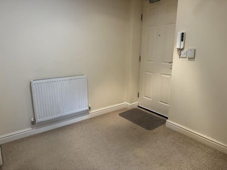 1 bedroom ground floor flat to rent - Photo 2