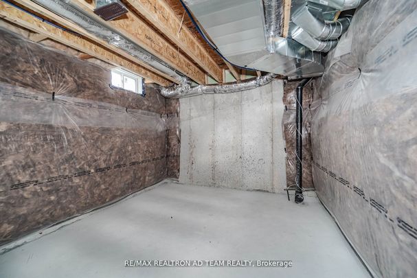 For Lease - 13 Hallmark Way, Whitby, Ontario - Photo 1