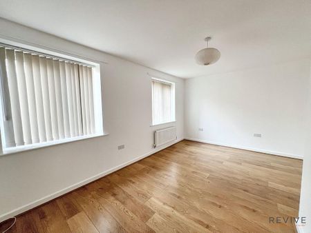 4 bedroom detached house to rent - Photo 3