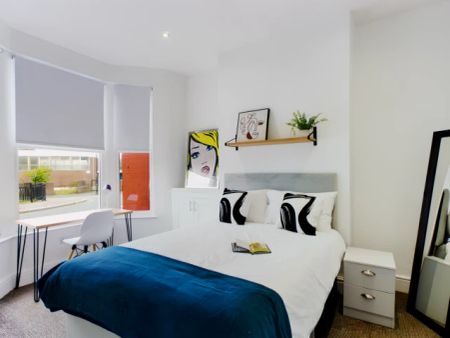 4 Bedroom House - Photo 4