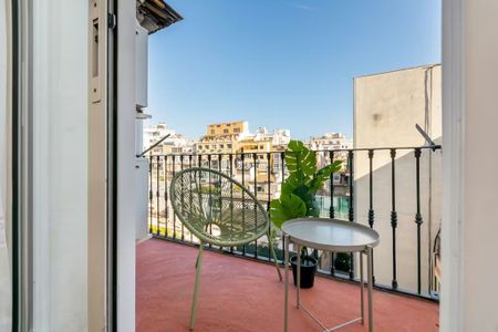 Carrer del Rosselló, Barcelona, Catalonia 08008 - Photo 3