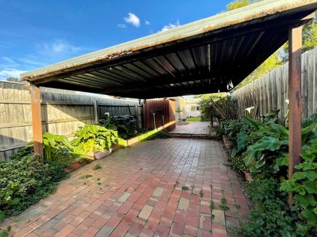 20 Munro Street, Ascot Vale VIC 3032 - Photo 2