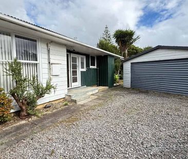 Freshly Updated 3 Bedroom Home in Prime Mt Wellington Location - Photo 5