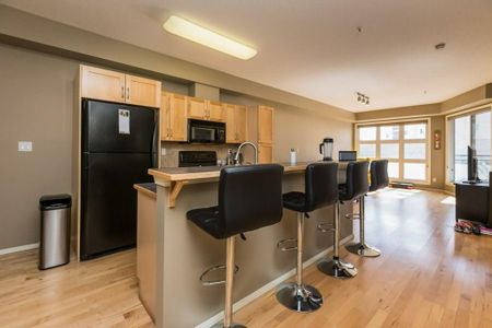 Discover Parkside Court Embrace The Perfect Location In Queen Mary Park. - Photo 3