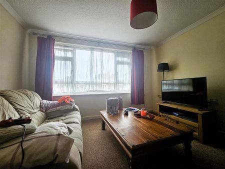 1 bedroom ground floor flat to rent - Photo 4