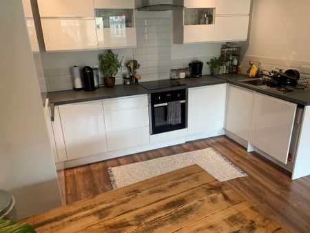 2 bedroom apartment to rent - Photo 5