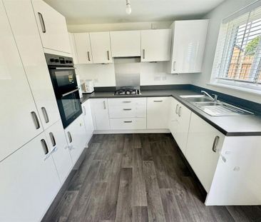 3 bedroom semi-detached house to rent - Photo 3