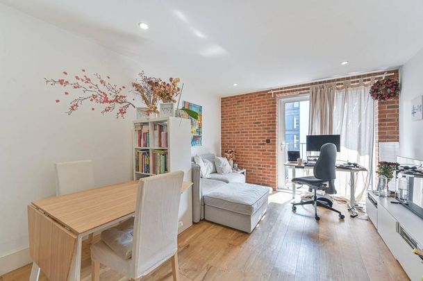 1 bedroom flat to rent - Photo 1