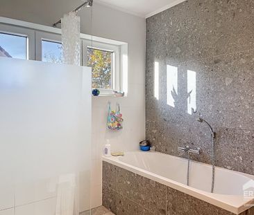 BEL-ETAGEWONING MET 4 SLAAPKAMERS EN TUIN - Foto 4