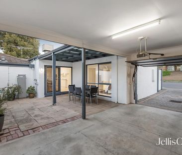 Spacious Single-Level Home in Prime Camberwell Location - Photo 4