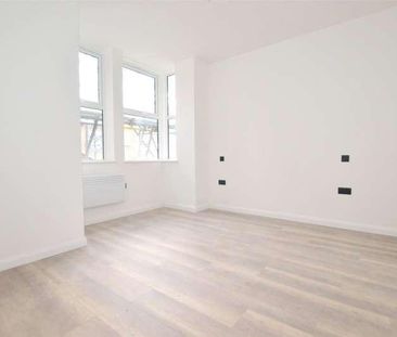 London Road, Redhill, Surrey, RH1 - Photo 6