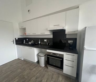 Location Appartement 2 pièces 45m² LA ROCHELLE 17000 - Photo 4