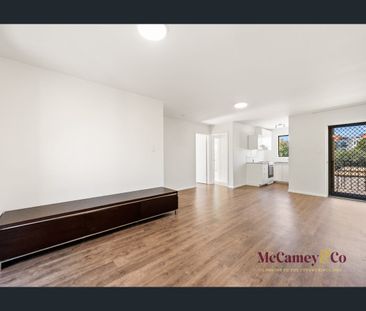 LEAFY OUTLOOK - Photo 2