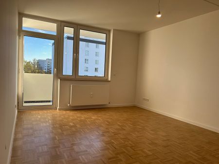 Schöne 3-Zimmer-Wonhnung mit Süd- Loggia, zentral in Engelschalking - Foto 4