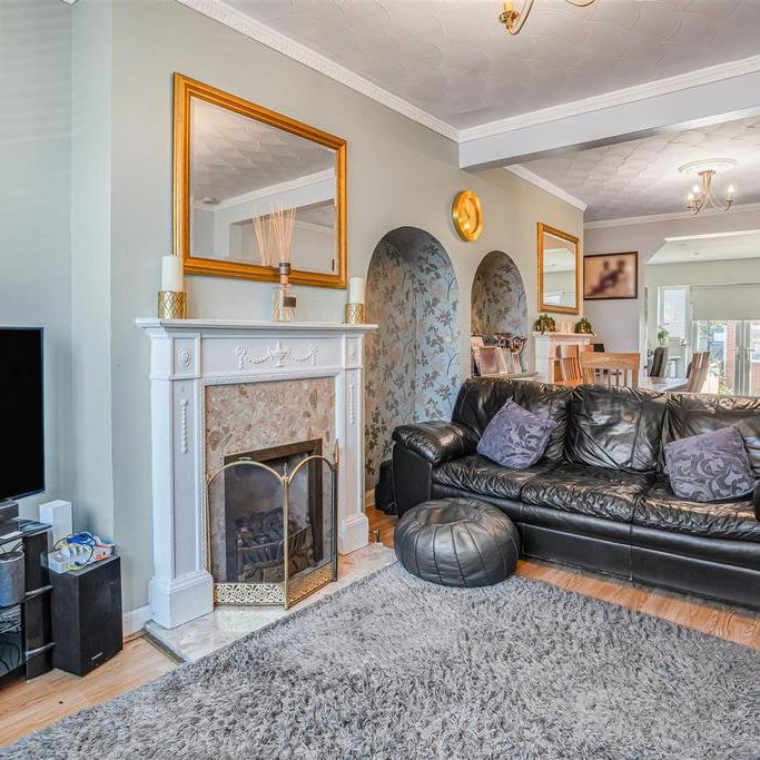 4 bedroom terraced house to rent - Photo 1