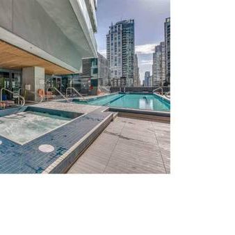 Luxury downtown condo with view 2BR/2Bath/1Den - Photo 3