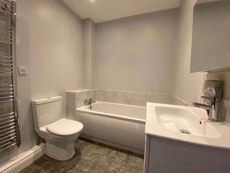 3 bedroom semi-detached house to rent - Photo 2