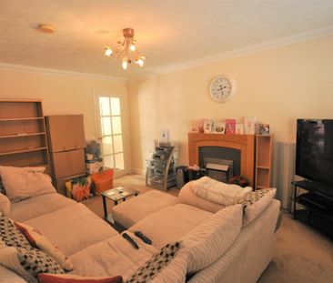 3 bedroom semi-detached house to rent - Photo 2