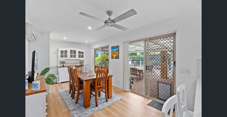 Beautifully Renovated Family Home in Clearwater Estate - Photo 4