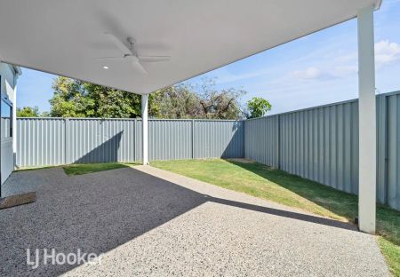 “Large 3x2x2 with garden shed” - Photo 3