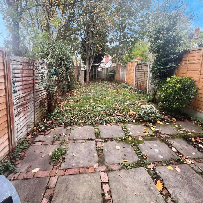 Lennox Gardens, Pennfields, Wolverhampton, WV3 - Photo 1