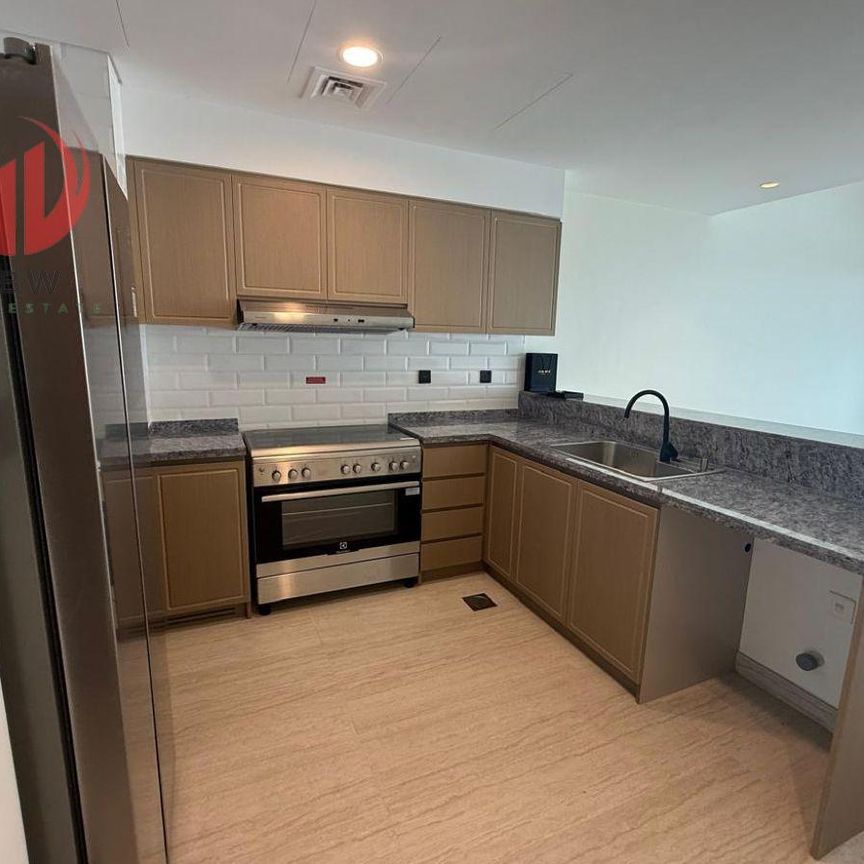 Ready to Move In | Brand New | Well Maintained - Photo 1