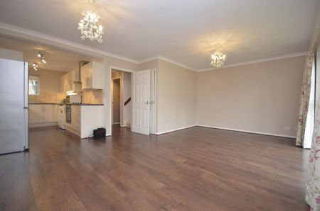 3 bedroom semi-detached house to rent - Photo 2