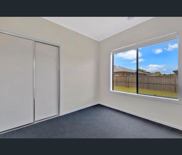 122 Estuary Blvd, Leopold, Vic 3224 - Photo 2
