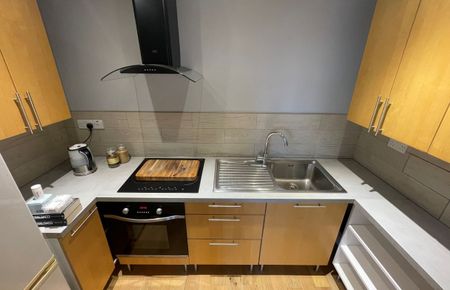 2 Bed Flat, Lower Addiscombe Road, CR0 - Photo 2
