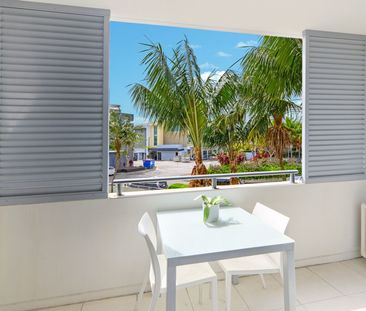 FULLY FURNISHED 1 BEDROOM APARTMENT- LOCATED CLOSE TO BOND UNI IN V... - Photo 4