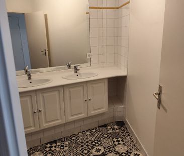 Location Appartement 3 pièces 81m² - Photo 4