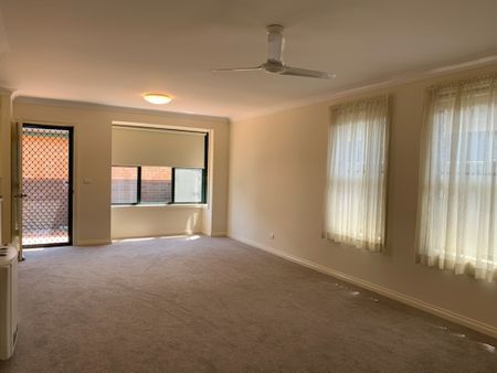 2/77 Beardy Street, Armidale NSW 2350 - Photo 4