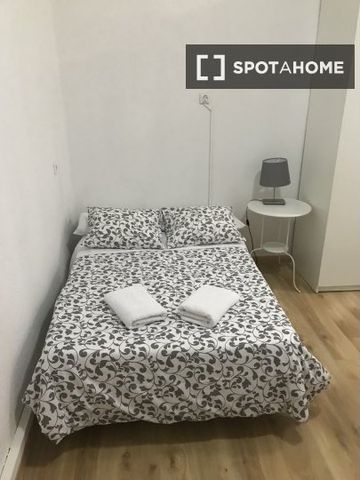 madrid, Community of Madrid 28015 - Photo 3