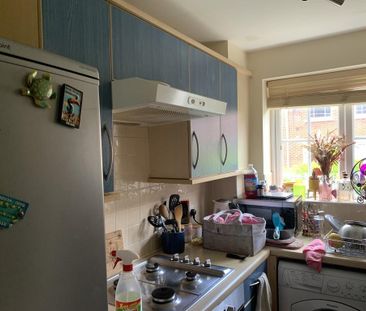 2 bedroom mews to rent - Photo 6