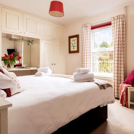 4 bedroom detached house to rent - Photo 4