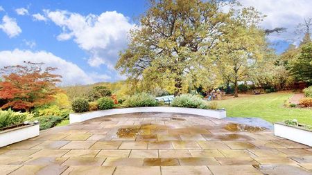 6 bedroom detached house to rent - Photo 4